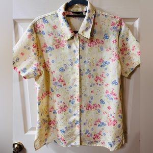 LIZ CLAIBORNE Featherlight Top M 100% Linen Butter Yellow Floral Side Slit Blous